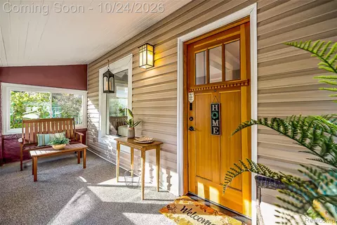 Exterior - 908 Willow St, Ann Arbor, MI 48103 photo 5 of 9