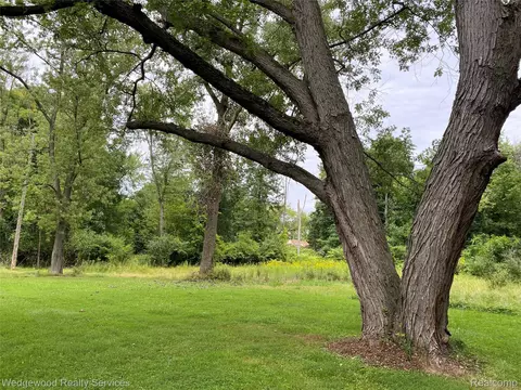 00 James Ct, Lake Orion, MI 48362