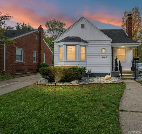 20276 Washtenaw St, Harper Woods, MI 48225