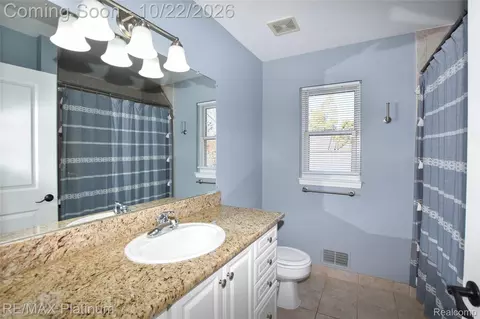 Bath - 4688 Mcdonald Ct, Genoa, MI 48116 photo 2 of 3