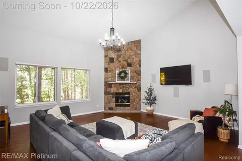 Living - 4688 Mcdonald Ct, Genoa, MI 48116 photo 2 of 6
