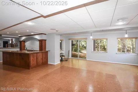 Living - 4688 Mcdonald Ct, Genoa, MI 48116 photo 4 of 6