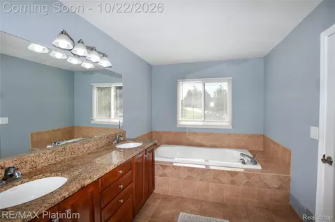 Bath - 4688 Mcdonald Ct, Genoa, MI 48116 photo 1 of 3