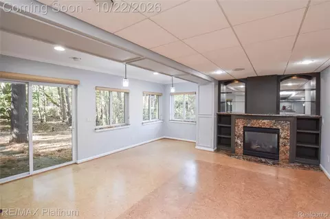 Living - 4688 Mcdonald Ct, Genoa, MI 48116 photo 6 of 6