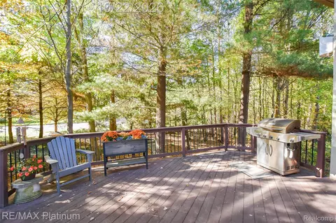 Exterior - 4688 Mcdonald Ct, Genoa, MI 48116 photo 5 of 6