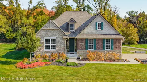 16988 Forest Edge Ct, Northville, MI 48168
