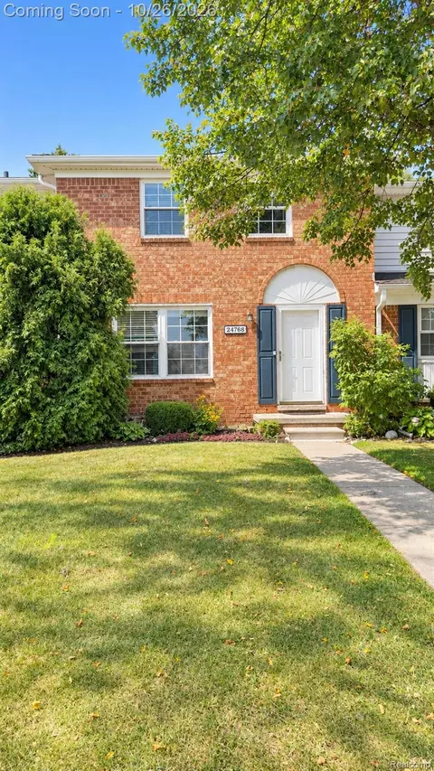 24768 Olde Orchard St, Novi, MI 48375