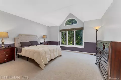 Bedroom - 4884 Pine Eagles Ct, Genoa, MI 48116 photo 2 of 3