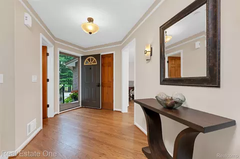 Entry Way - 4884 Pine Eagles Ct, Genoa, MI 48116 photo 1 of 4