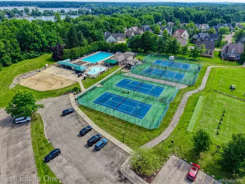 View/Area - 4884 Pine Eagles Ct, Genoa, MI 48116 photo 10 of 12