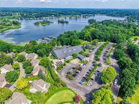 View/Area - 4884 Pine Eagles Ct, Genoa, MI 48116 photo 7 of 12