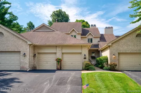 Exterior - 4884 Pine Eagles Ct, Genoa, MI 48116 photo 6 of 7