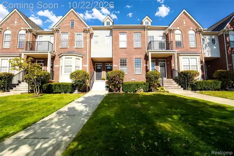 854 Summerfield Dr, Westland, MI 48185
