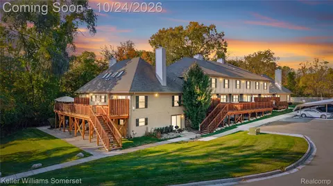 24739 Cashmere Ct, Southfield, MI 48033