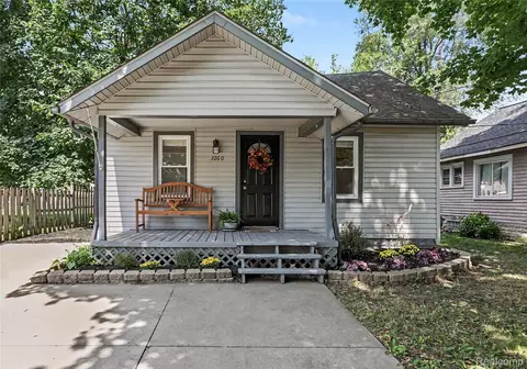3260 Wanamaker Rd, Waterford, MI 48328