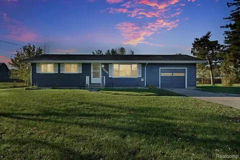 10392 Green Rd, Goodrich, MI 48438