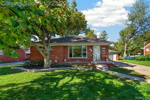 2258 Saint Joseph St, West Bloomfield, MI 48324