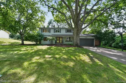 4245 Normanwood, West Bloomfield, MI 48323