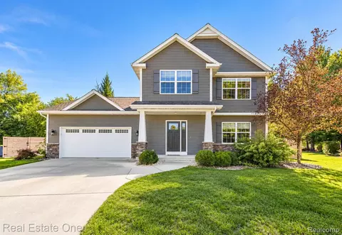 11619 Saddlebrook Cir, Tittabawassee, MI 48623