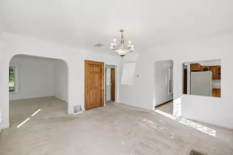 Living - 6136 Ormond Rd, Springfield, MI 48350 photo 1 of 4