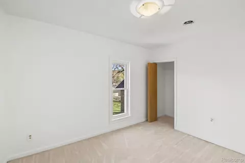 Bedroom - 6136 Ormond Rd, Springfield, MI 48350 photo 6 of 9