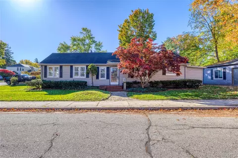 339 N Castell Ave, Rochester, MI 48307