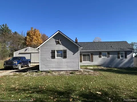 1267 S Cummings Rd, Davison, MI 48423