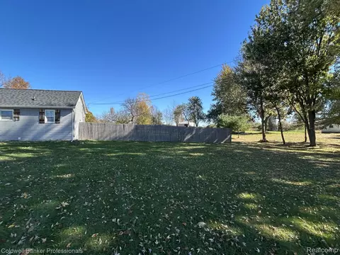 Exterior - 1267 S Cummings Rd, Davison, MI 48423 photo 3 of 6