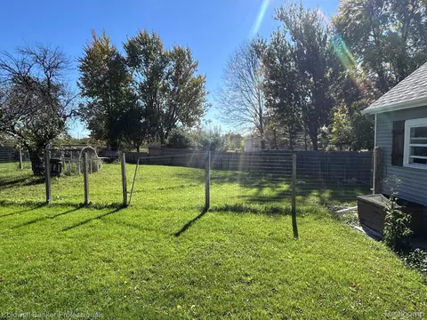 Exterior - 1267 S Cummings Rd, Davison, MI 48423 photo 2 of 6