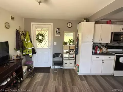 Entry Way - 1267 S Cummings Rd, Davison, MI 48423 photo 1 of 1