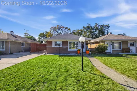 14082 Irene St, Southgate, MI 48195