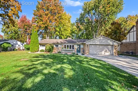 Exterior - 3441 Denson Dr, Sterling Heights, MI 48310 photo 3 of 5