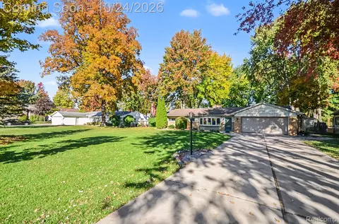 Exterior - 3441 Denson Dr, Sterling Heights, MI 48310 photo 1 of 5