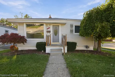 24841 Hayes Ave, Eastpointe, MI 48021