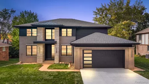 1545 Tiverton Trail Dr, Rochester Hills, MI 48306