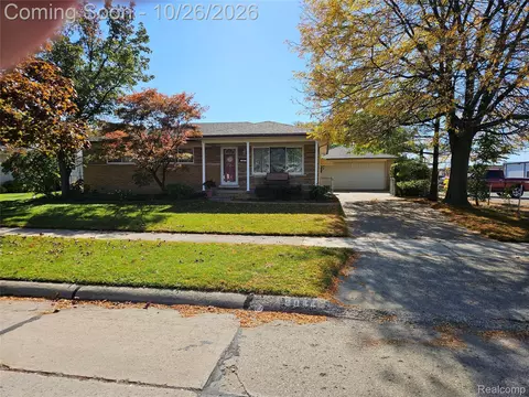 8044 Sunburst, Center Line, MI 48015