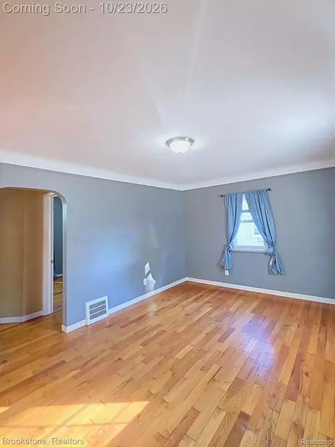 Living - 3045 Academy St, Dearborn, MI 48124 photo 1 of 1