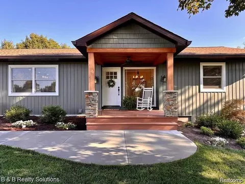 5796 Fish Lake Rd, Deerfield, MI 48461