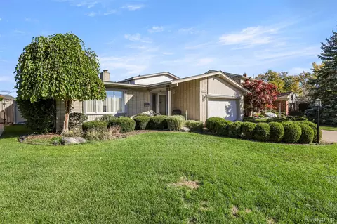 26234 Tennant St, Dearborn Heights, MI 48127