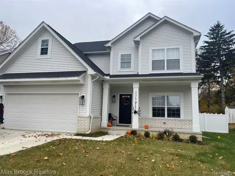 3350 Rockhaven Ave, Rochester Hills, MI 48309