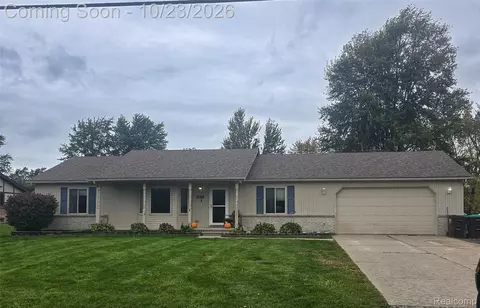 6095 Carleton Rockwood Rd, South Rockwood, MI 48179