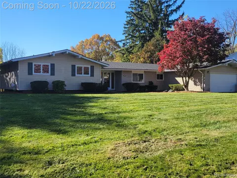 35527 Springvale St, Farmington Hills, MI 48331