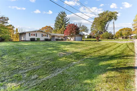 35527 Springvale St, Farmington Hills, MI 48331