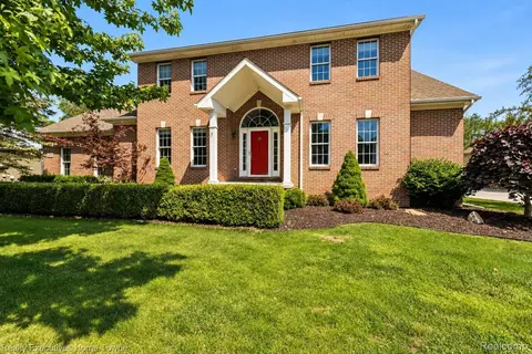 3276 Shorewood Ave, Fort Gratiot, MI 48059