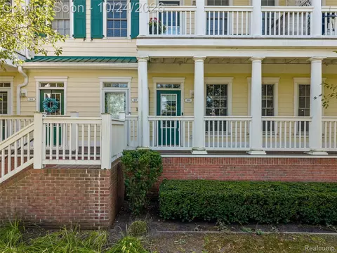 300 Beverly Ave, Auburn Hills, MI 48326