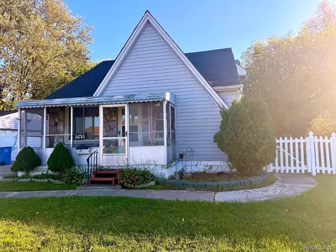 26735 Annapolis St, Dearborn Heights, MI 48125