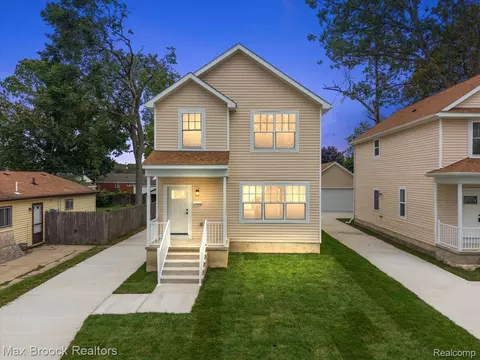 27828 Groveland St, Madison Heights, MI 48071