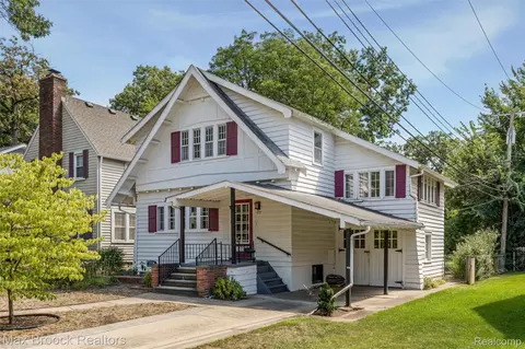 37 Hanover Rd, Pleasant Ridge, MI 48069
