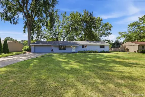 4845 Pelton Rd, Independence, MI 48346
