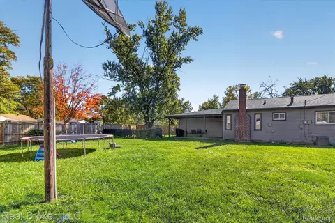 Exterior - 35208 Michelle Dr, Romulus, MI 48174 photo 7 of 7